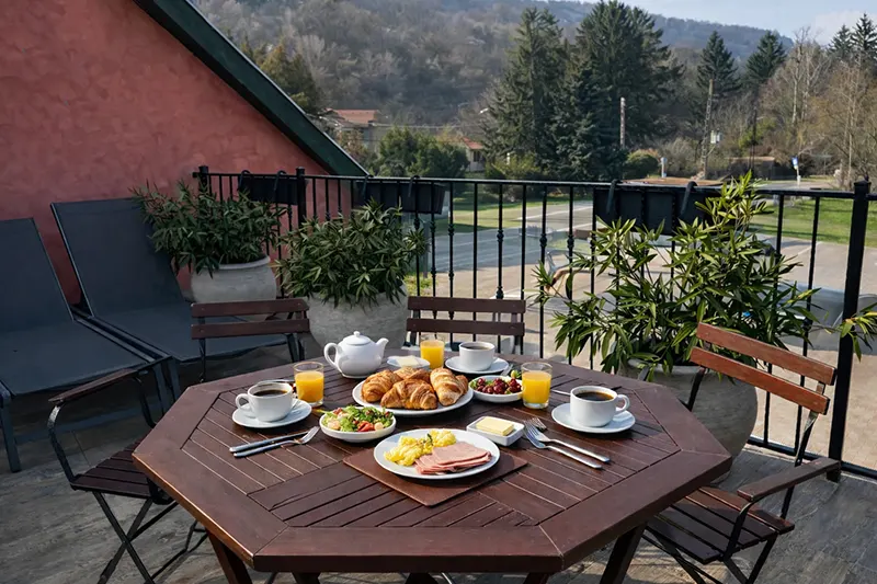 Gondűző fészek - Visegrád - terasz Gondűző fészek - Visegrád - terasz